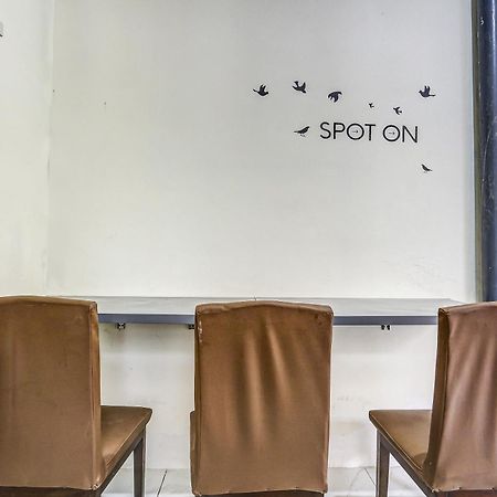 Spot On 90780 Gang Tengah Homestay Syariah 세마랑 외부 사진