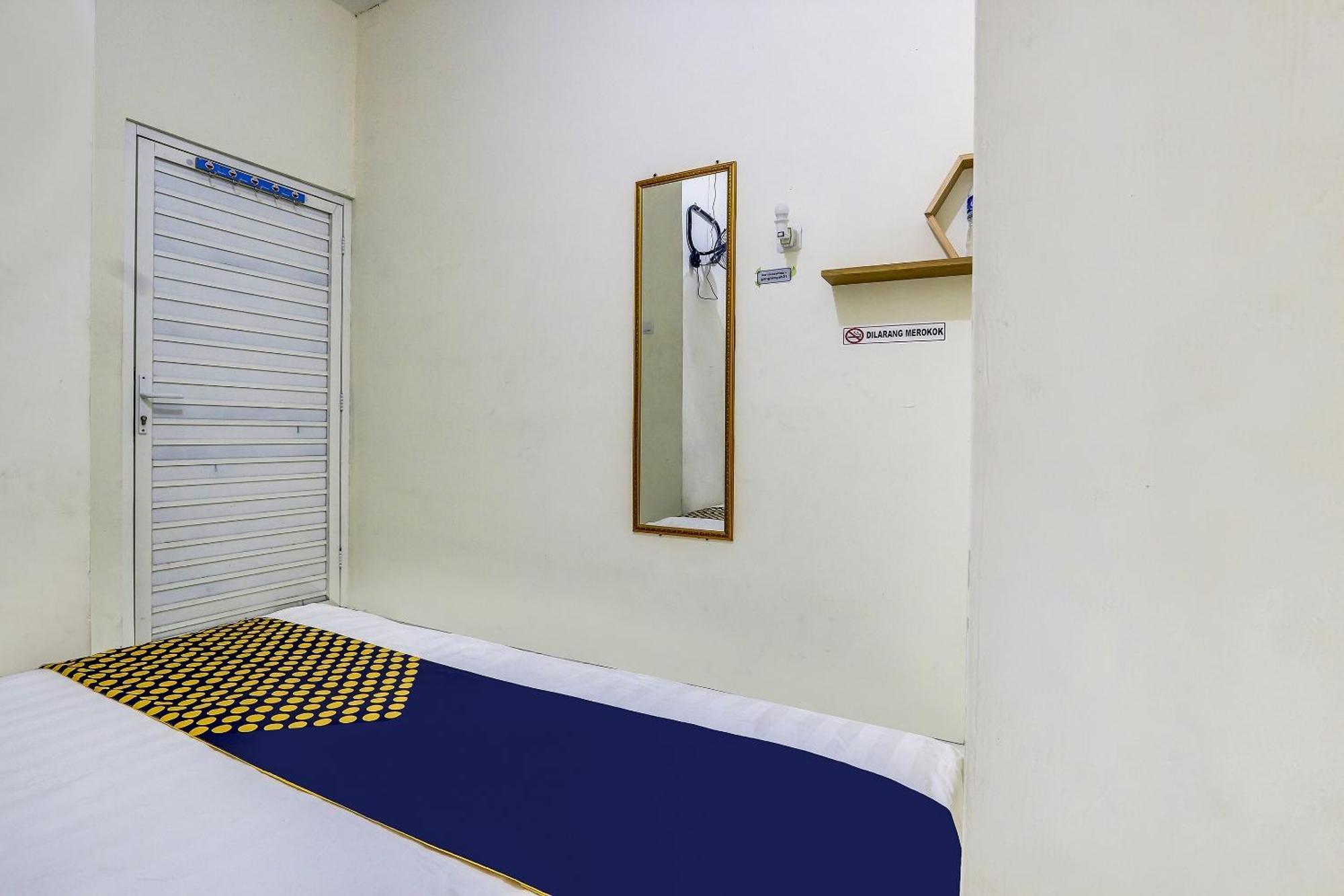 Spot On 90780 Gang Tengah Homestay Syariah 세마랑 외부 사진