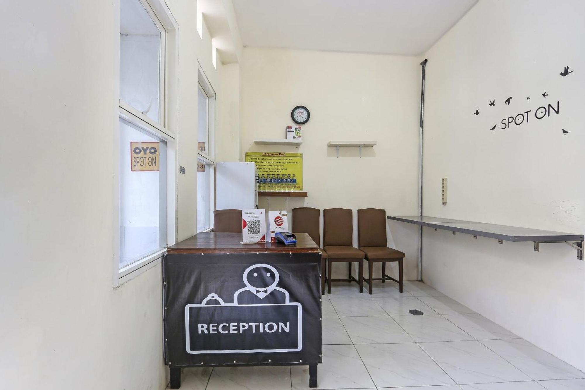 Spot On 90780 Gang Tengah Homestay Syariah 세마랑 외부 사진