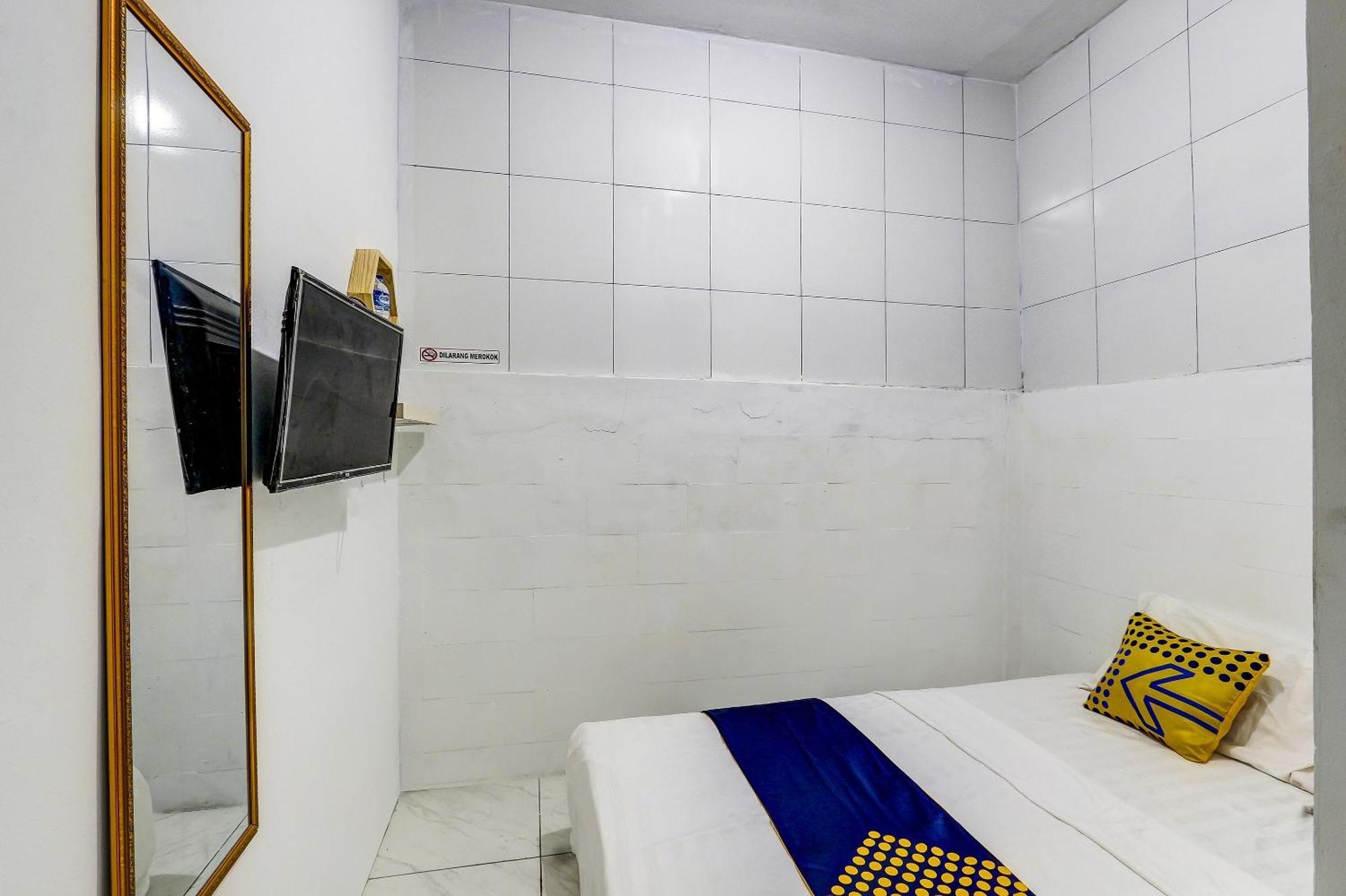 Spot On 90780 Gang Tengah Homestay Syariah 세마랑 외부 사진