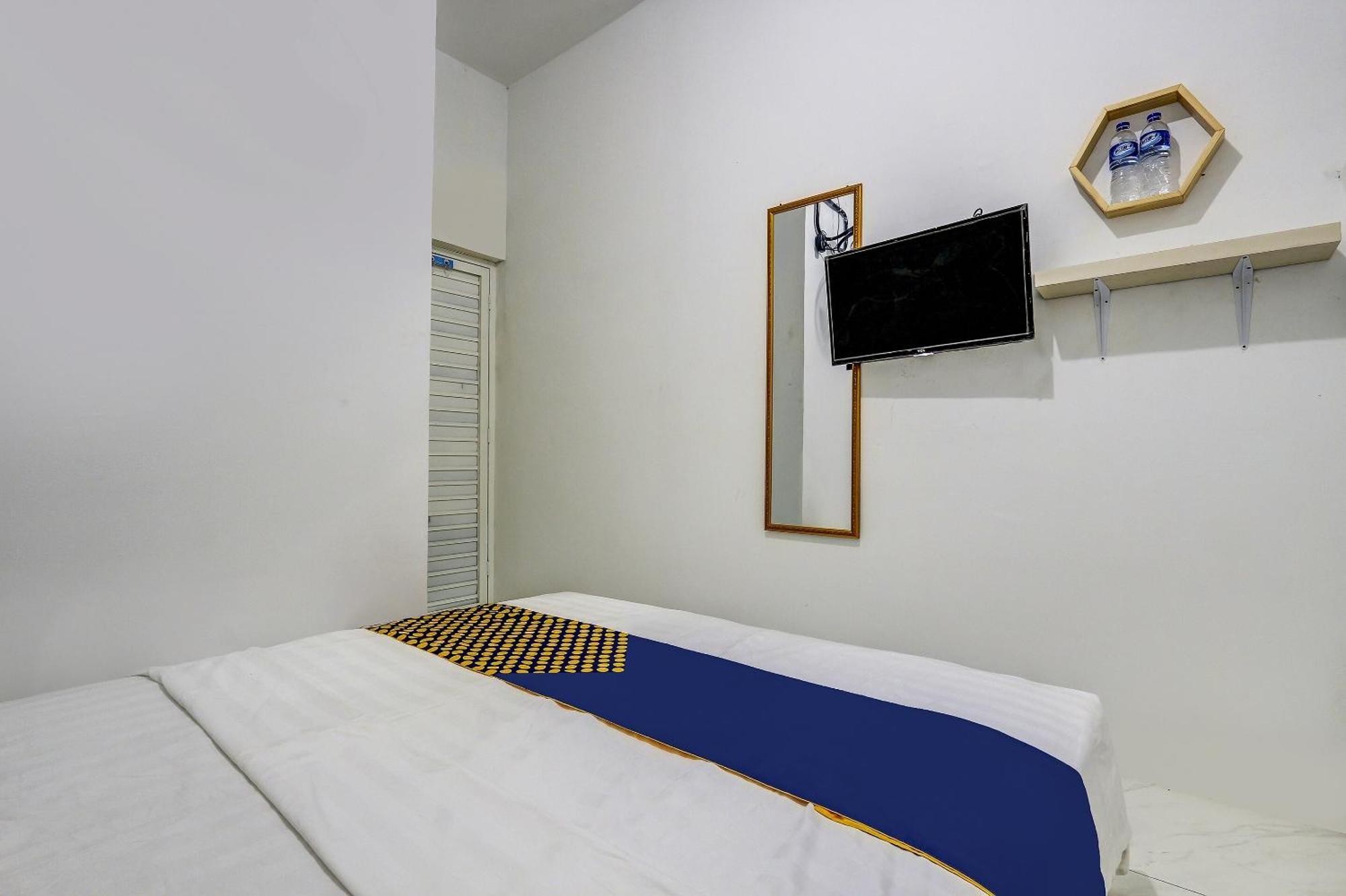 Spot On 90780 Gang Tengah Homestay Syariah 세마랑 외부 사진