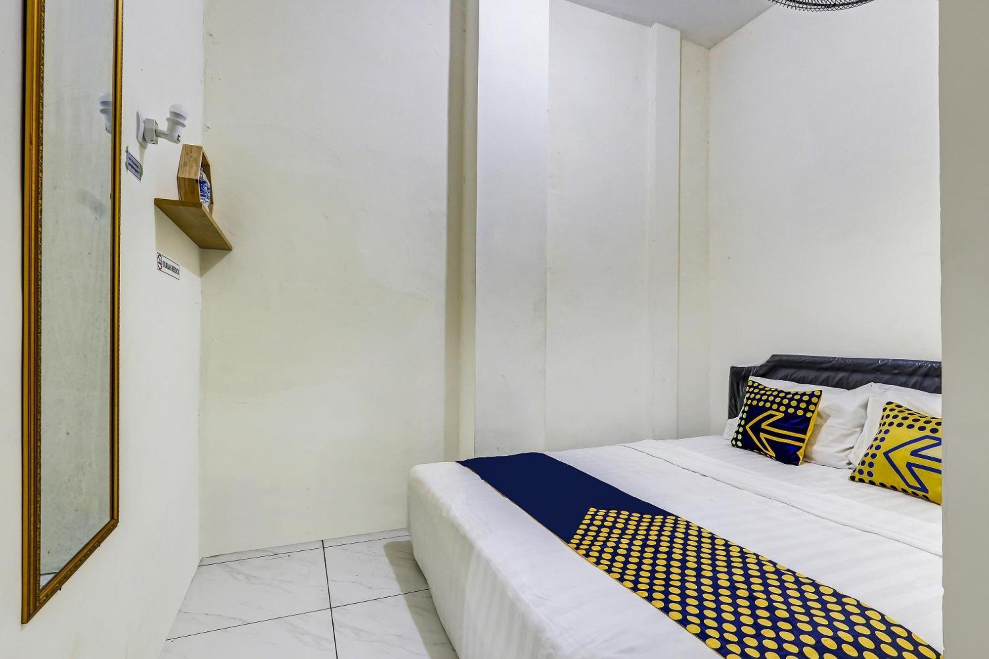 Spot On 90780 Gang Tengah Homestay Syariah 세마랑 외부 사진