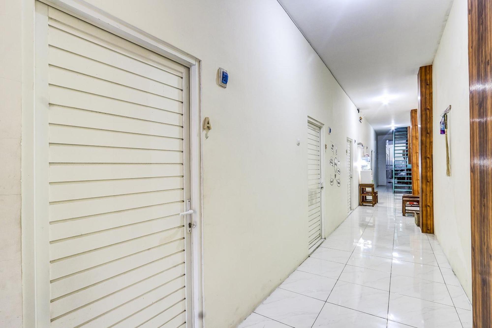 Spot On 90780 Gang Tengah Homestay Syariah 세마랑 외부 사진