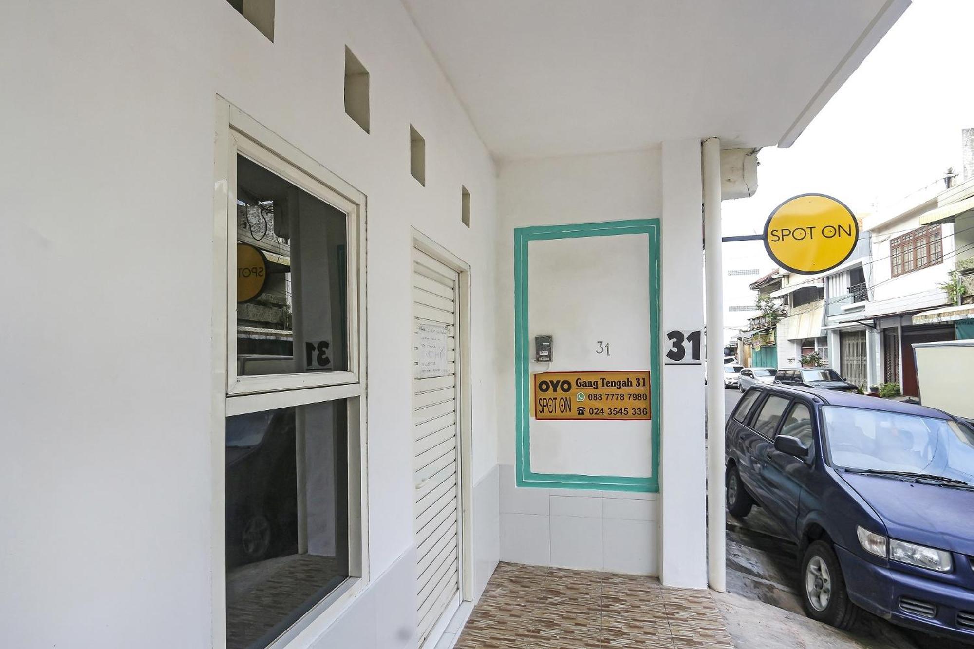 Spot On 90780 Gang Tengah Homestay Syariah 세마랑 외부 사진