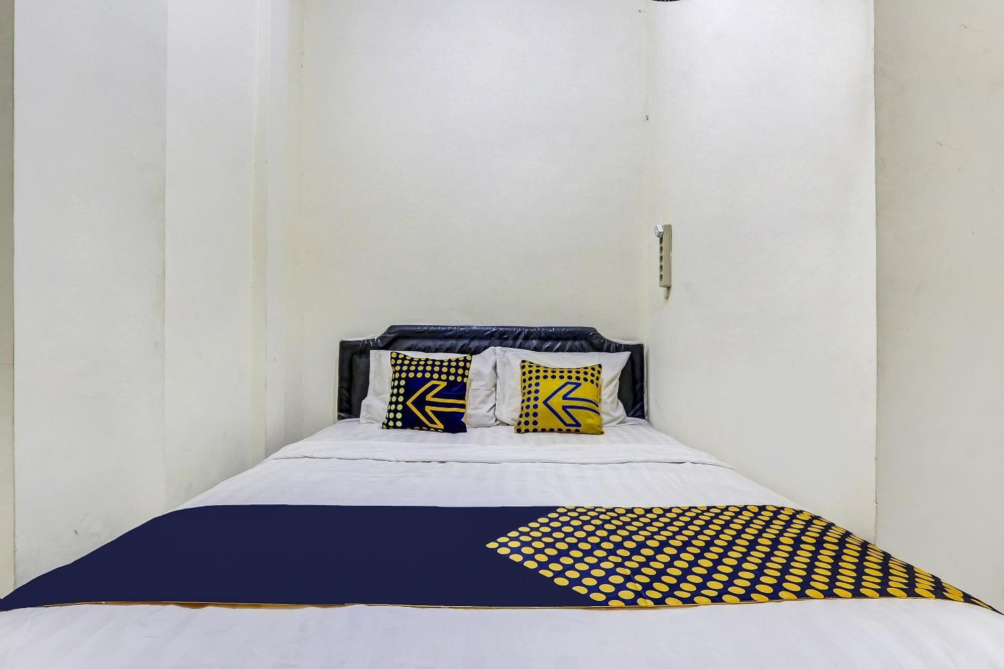 Spot On 90780 Gang Tengah Homestay Syariah 세마랑 외부 사진